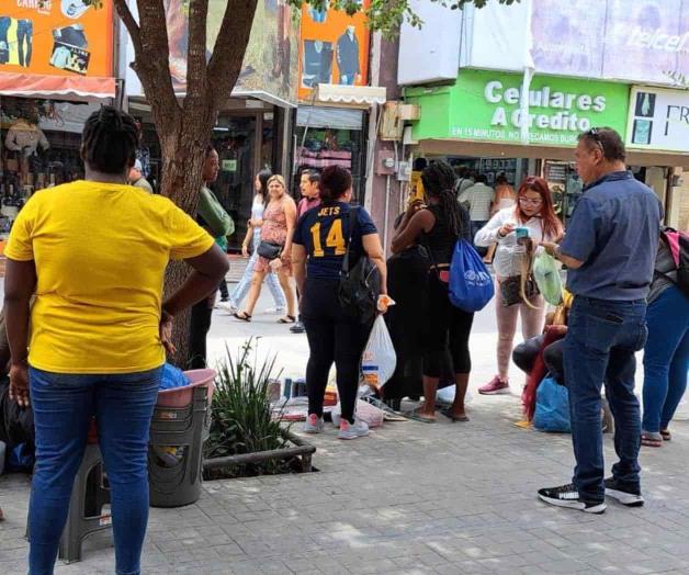 Exigen retirar de peatonal a ambulantes