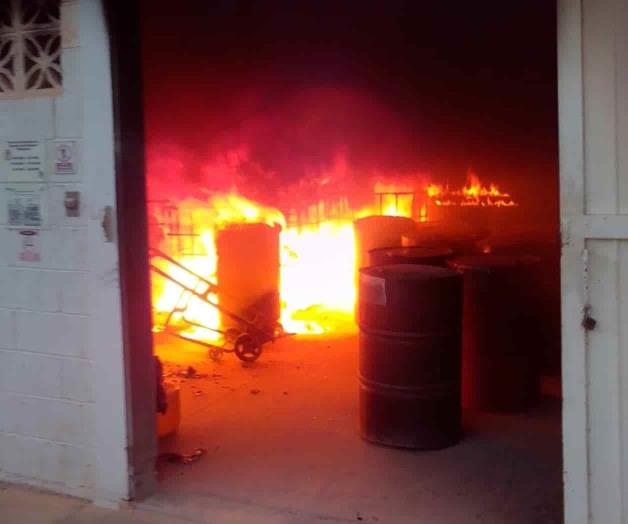 Incendio en maquiladora provoca gran movilización Incendio en maquiladora provoca gran movilización