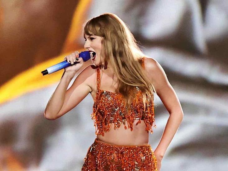 Defiende a fan en pleno show Defiende a fan en pleno show