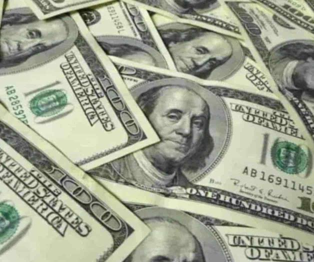Precio del dólar abre en 17.52 pesos al mayoreo