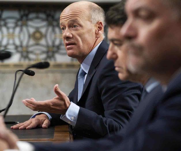 Cuestionan sobre sueldos a los directivos bancarios Cuestionan sobre sueldos a los directivos bancarios