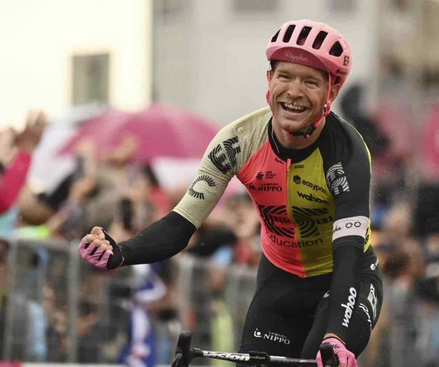 Gana Cort una etapa con mucho frío y lluvia; Thomas sigue de líder