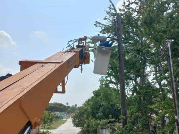 Sigue la rehabilitación del alumbrado público Sigue la rehabilitación del alumbrado público