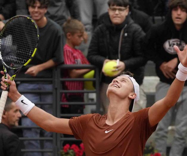 Rune derrota otra vez a Djokovic y va a ‘semis’ del Abierto de Italia