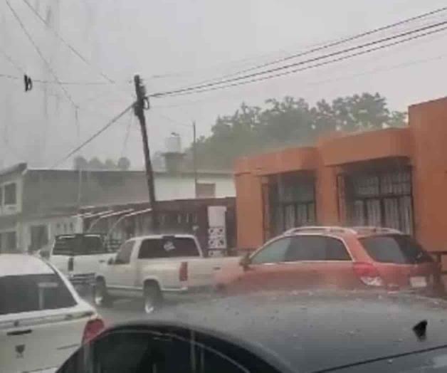 Caen lluvia y granizo en Galeana 