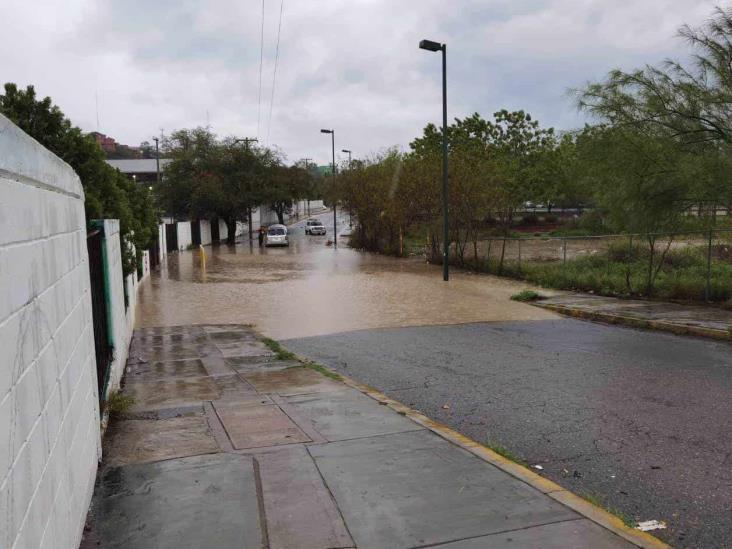 Familias en riesgo por impacto de tormentas y huracanes Familias en riesgo por impacto de tormentas y huracanes