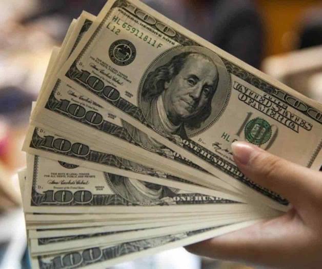 Precio del dólar abre en 17.66 pesos al mayoreo este viernes