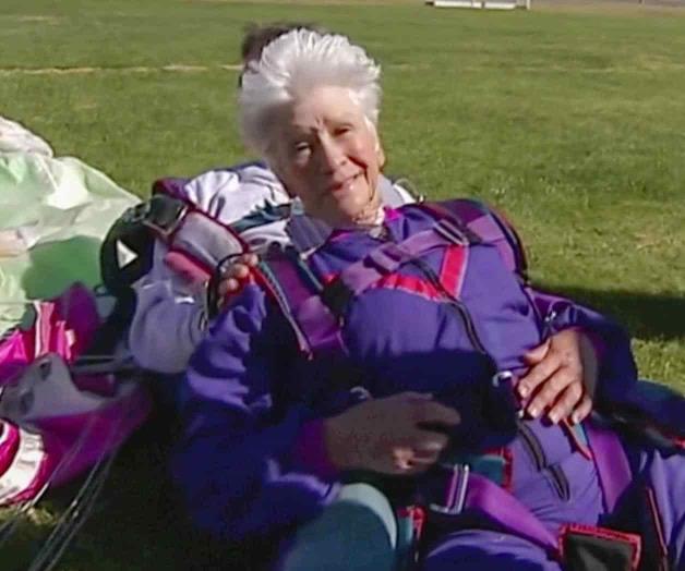 Usa policía arma de  electrochoques contra una mujer de 95 años