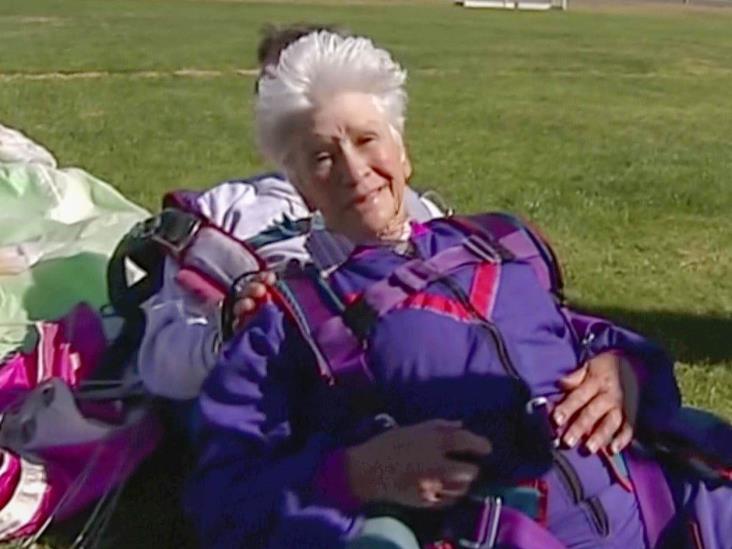 Usa policía arma de electrochoques contra una mujer de 95 años Usa policía arma de electrochoques contra una mujer de 95 años