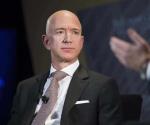 Jeff Bezos se compromete con Lauren Sánchez