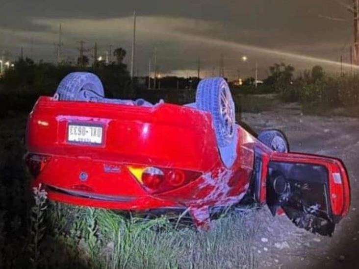 Abandona unidad al provocar accidente Abandona unidad al provocar accidente
