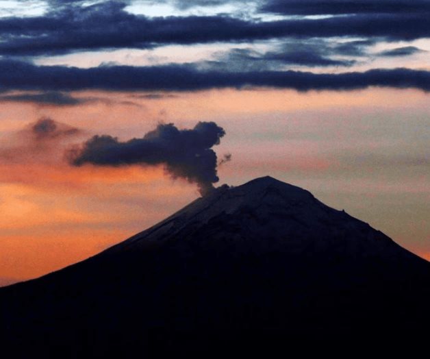 Reanuda operaciones AIHS de Puebla tras ca&iacute;da de ceniza