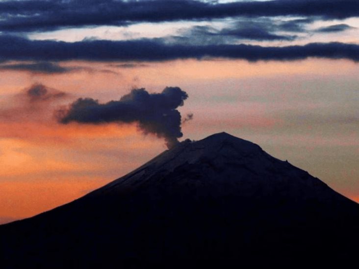 Vuelven a cerrar aeropuerto de Puebla por ceniza del Popocatépetl Vuelven a cerrar aeropuerto de Puebla por ceniza del Popocatépetl