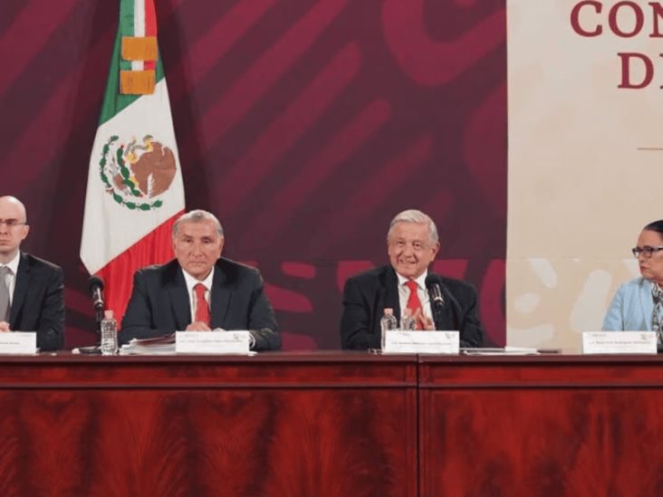 AMLO revisa asuntos prioritarios con gobernadores de 4T AMLO revisa asuntos prioritarios con gobernadores de 4T