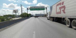 REYNOSA | Trastoca tráfico en carretera choque de tractocamiones