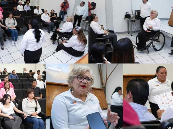 Capacitan a docentes Capacitan a docentes