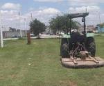 Embellecen áreas verdes en Del Río