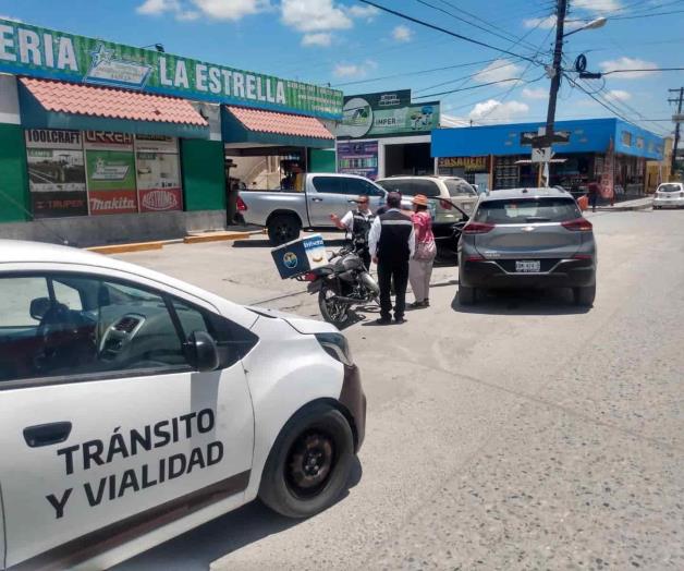 Embiste mujer a repartidor de mariscos en Río Bravo Embiste mujer a repartidor de mariscos en Río Bravo