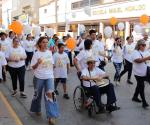 Participan en marcha por esclerosis múltiple