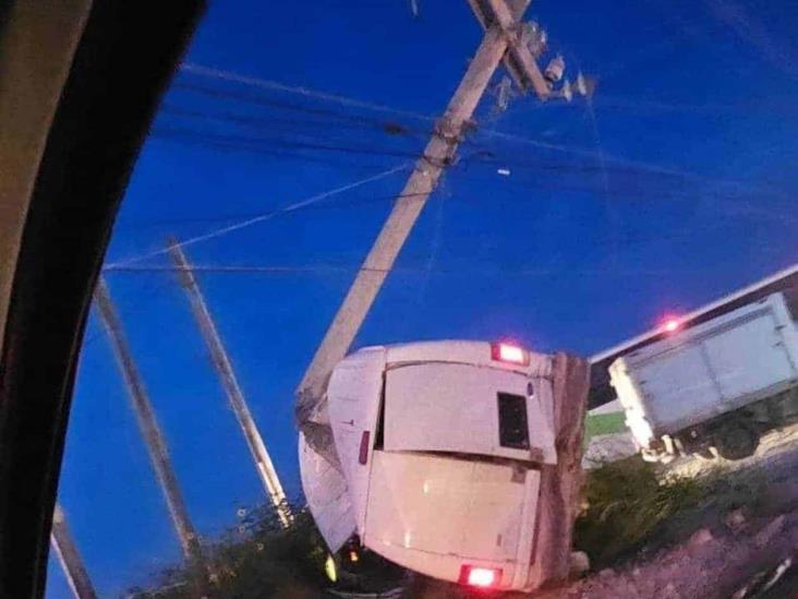 Vuelca a más de 100 km/h en Palo Blanco Vuelca a más de 100 km/h en Palo Blanco