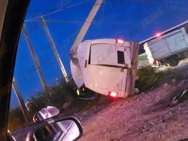 Conducía a más 100 km/h en Palo Blanco; vuelca y sobrevive Conducía a más 100 km/h en Palo Blanco; vuelca y sobrevive