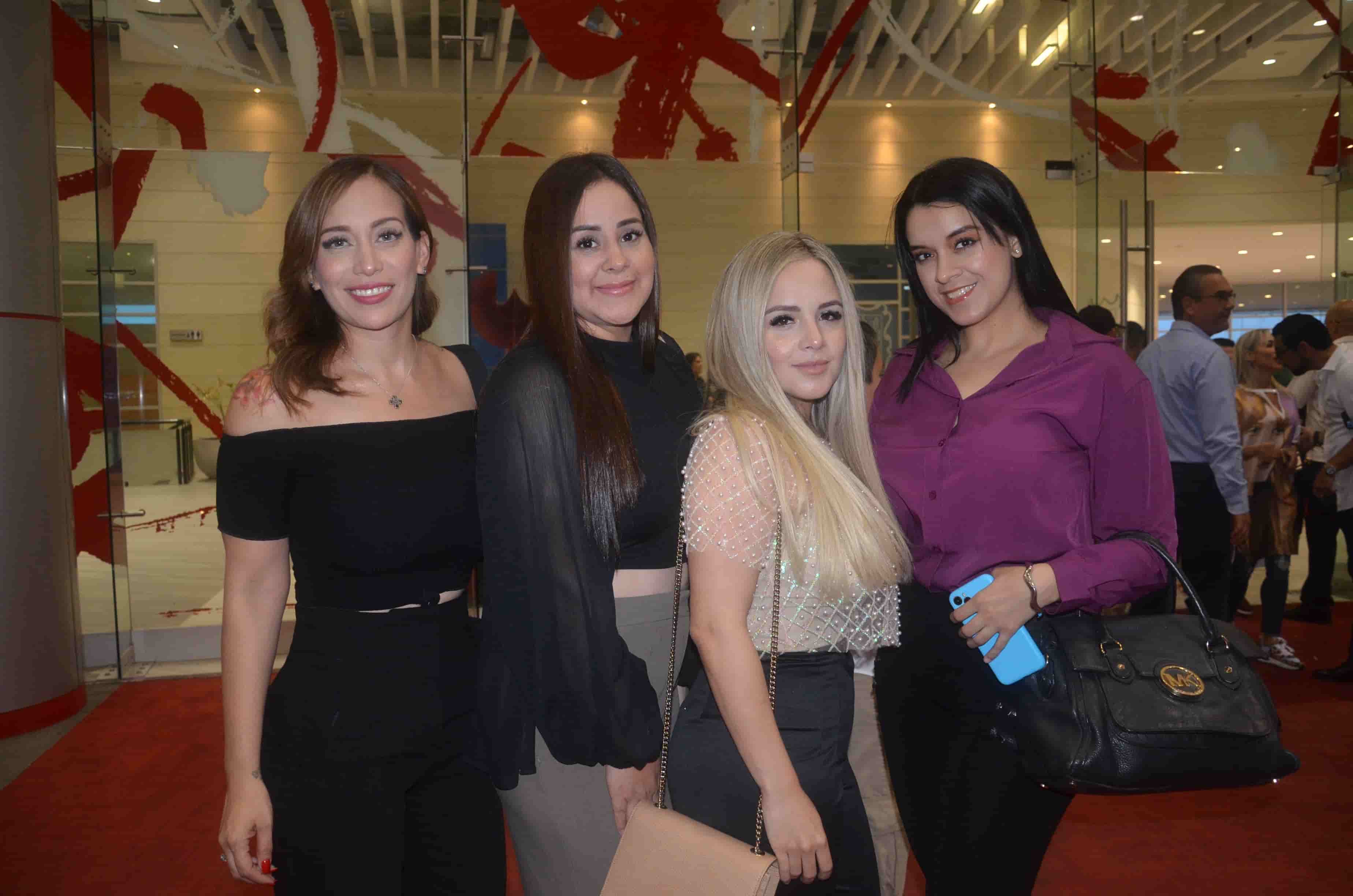 Selene Sandoval, Brenda Torres, Vale Garza y Yayis Galindo.