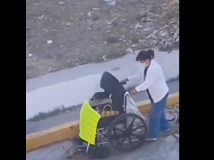 Exhiben a persona con discapacidad que pedía limosna en Puebla Exhiben a persona con discapacidad que pedía limosna en Puebla