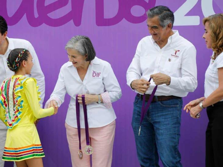 Premia gobernador a ganadores de las rondas infantiles Premia gobernador a ganadores de las rondas infantiles