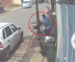 Hombre lanza a perrito a cazo con aceite hirviendo en Tecámac