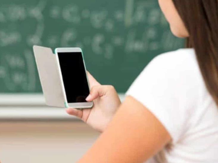 Exigen a maestros pruebas vía celular Exigen a maestros pruebas vía celular