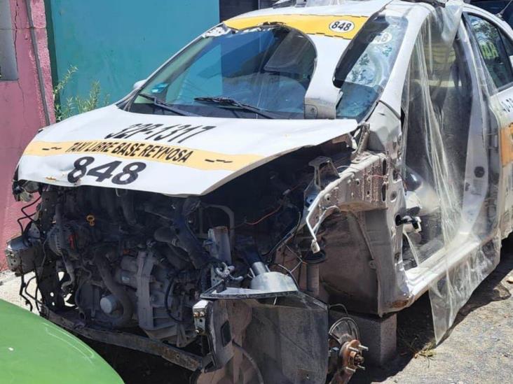 Piden retirar taxi olvidado Piden retirar taxi olvidado
