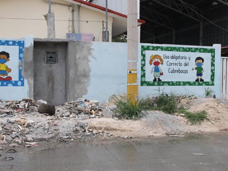 Dejan basura y escombro tras concluir remodelación Dejan basura y escombro tras concluir remodelación