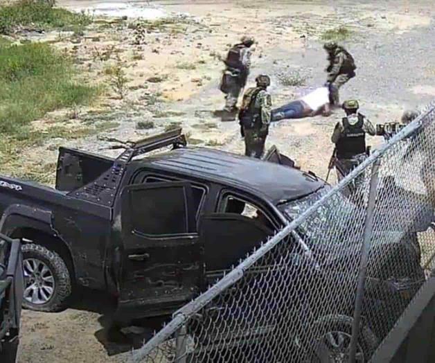 Exhibe video a militares; abaten a civiles armados