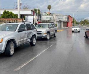 Carambola en la Unidad y Progreso; auto salía de gasolinera