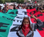 Apoyan al EZLN frente a Palacio