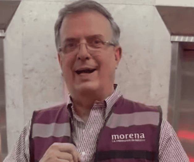 Marcelo Ebrard presume su amuleto para ganar elecciones de Morena Marcelo Ebrard presume su amuleto para ganar elecciones de Morena