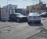 Destroza auto deportivo al conducir sin precaución