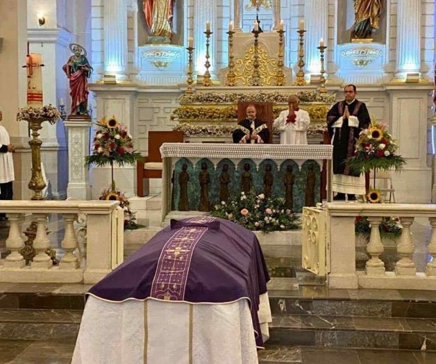 Despide Iglesia a sacerdote José