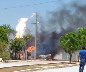 Explota pipa de gas; dos jóvenes heridos