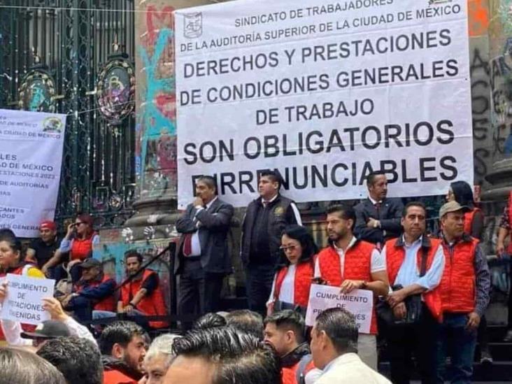 Protestan trabajadores de la Auditoría Superior de CDMX Protestan trabajadores de la Auditoría Superior de CDMX