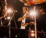 Roger Federer se une a Coldplay en el escenario
