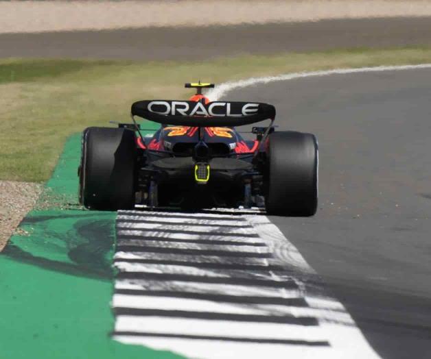 Silverstone, ¡de película! Fórmula 1 le da la bienvenida a Brad Pitt Silverstone, ¡de película! Fórmula 1 le da la bienvenida a Brad Pitt