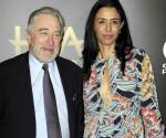 Robert de Niro luce abatido en funeral de su nieto