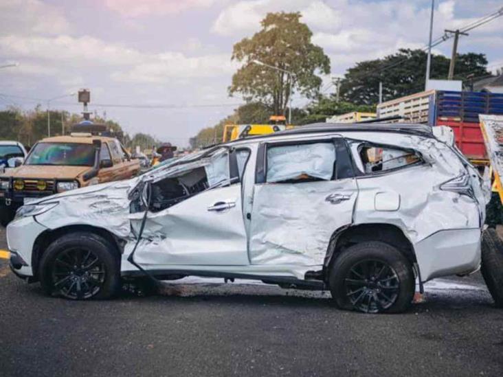 Se estrella SUV contra autobús; hay un muerto Se estrella SUV contra autobús; hay un muerto