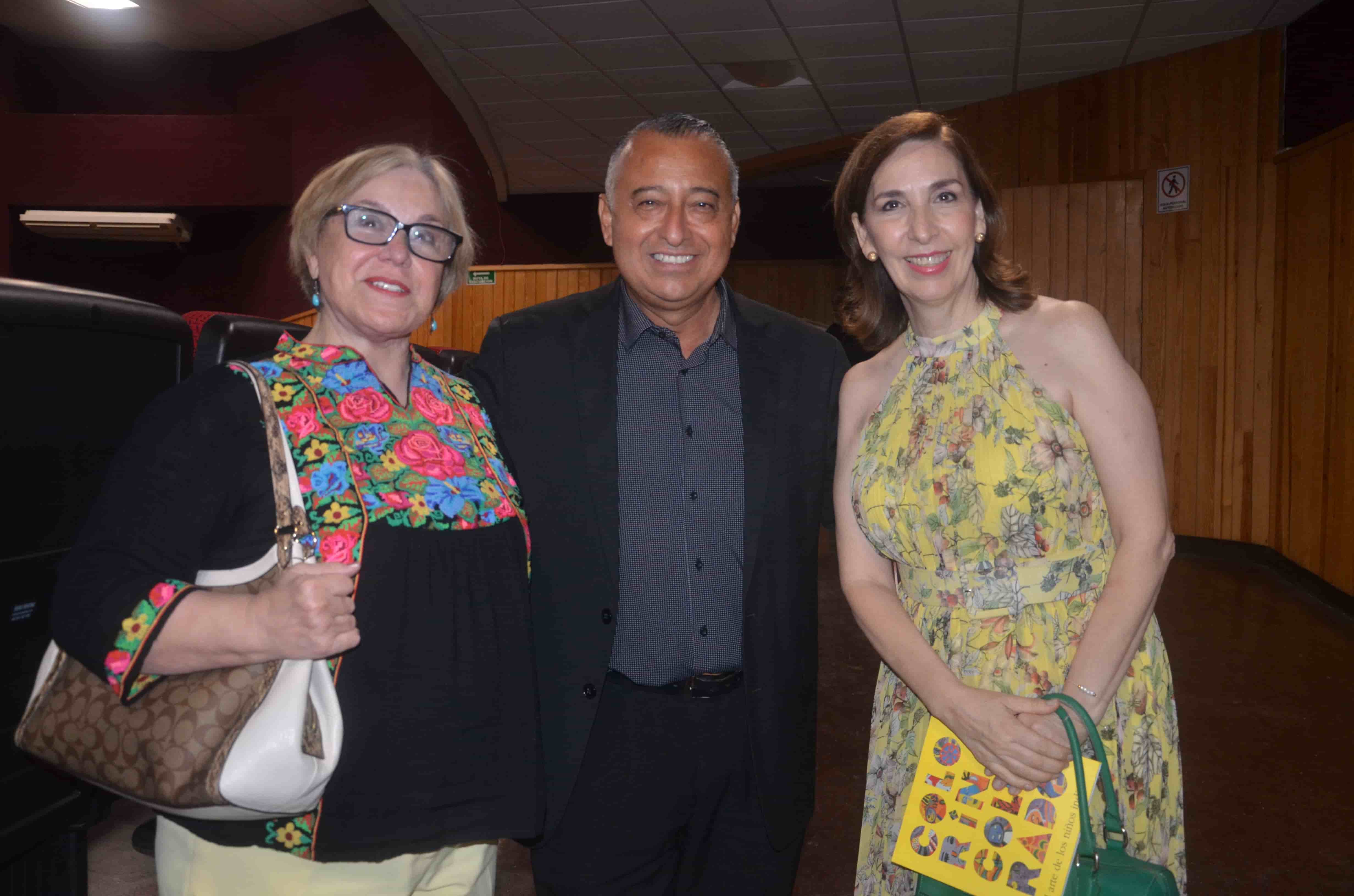 Emilia Vela, Raúl Ríos y Esthela Moreno.