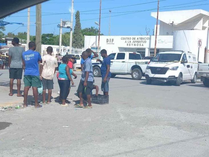 Muere un haitiano afuera de refugio Muere un haitiano afuera de refugio