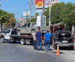 Ebria conductora choca a cuatro vehículos estacionados