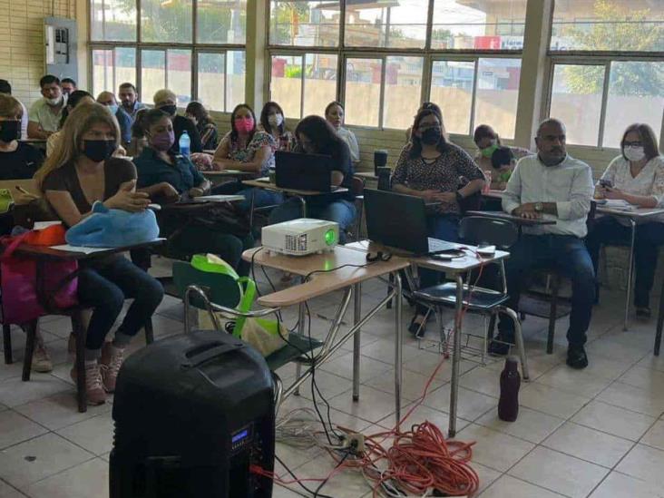 Participan maestros en curso taller sobre escuela mexicana Participan maestros en curso taller sobre escuela mexicana