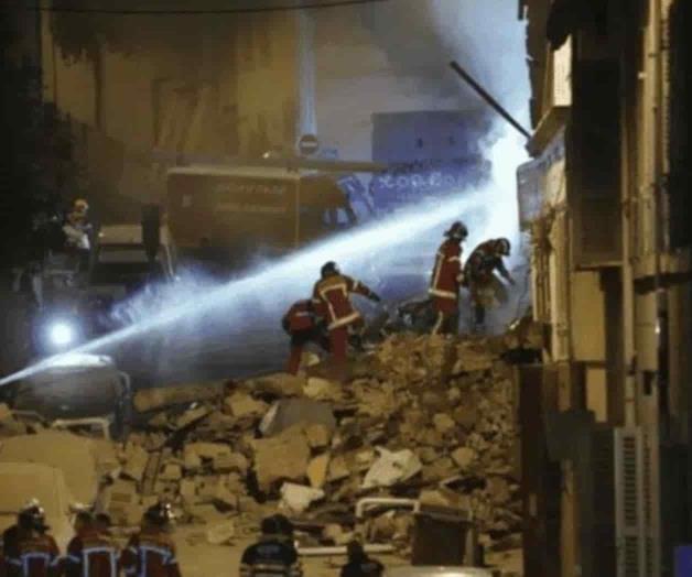 Al menos 9 muertos en el derrumbe de un edificio de apartamentos en Egipto Al menos 9 muertos en el derrumbe de un edificio de apartamentos en Egipto