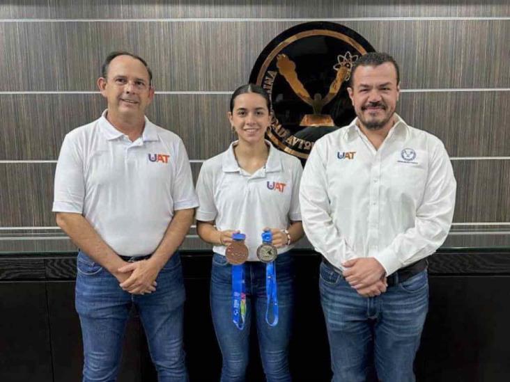 Comparte rector con campeones Centroamericanos Comparte rector con campeones Centroamericanos